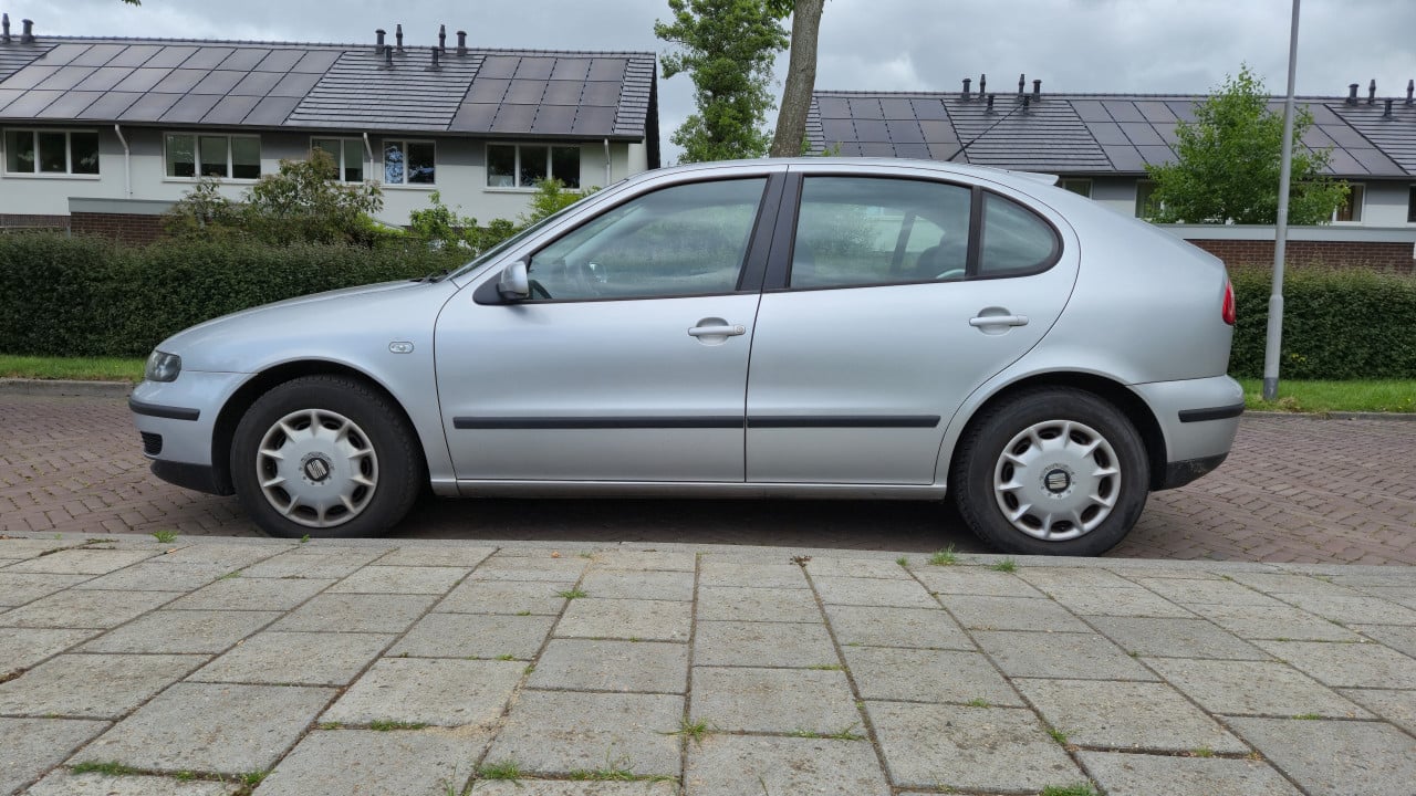 Seat Leon 1.6 uit 2002 – Airco, Bluetooth radio, Android auto