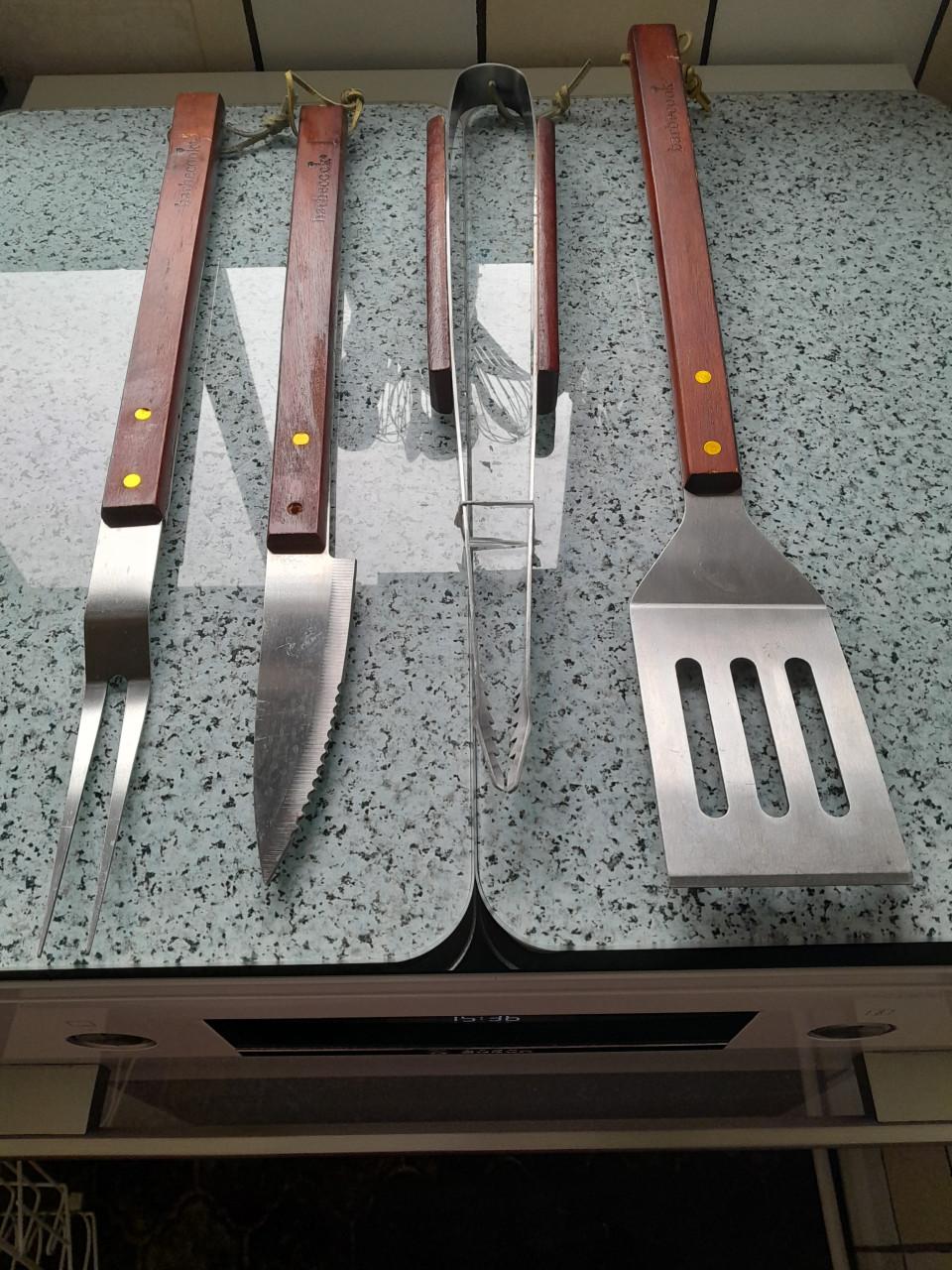 Bak met keuken  bestek + div keukengerei+bestekbakken v.a. €2,00