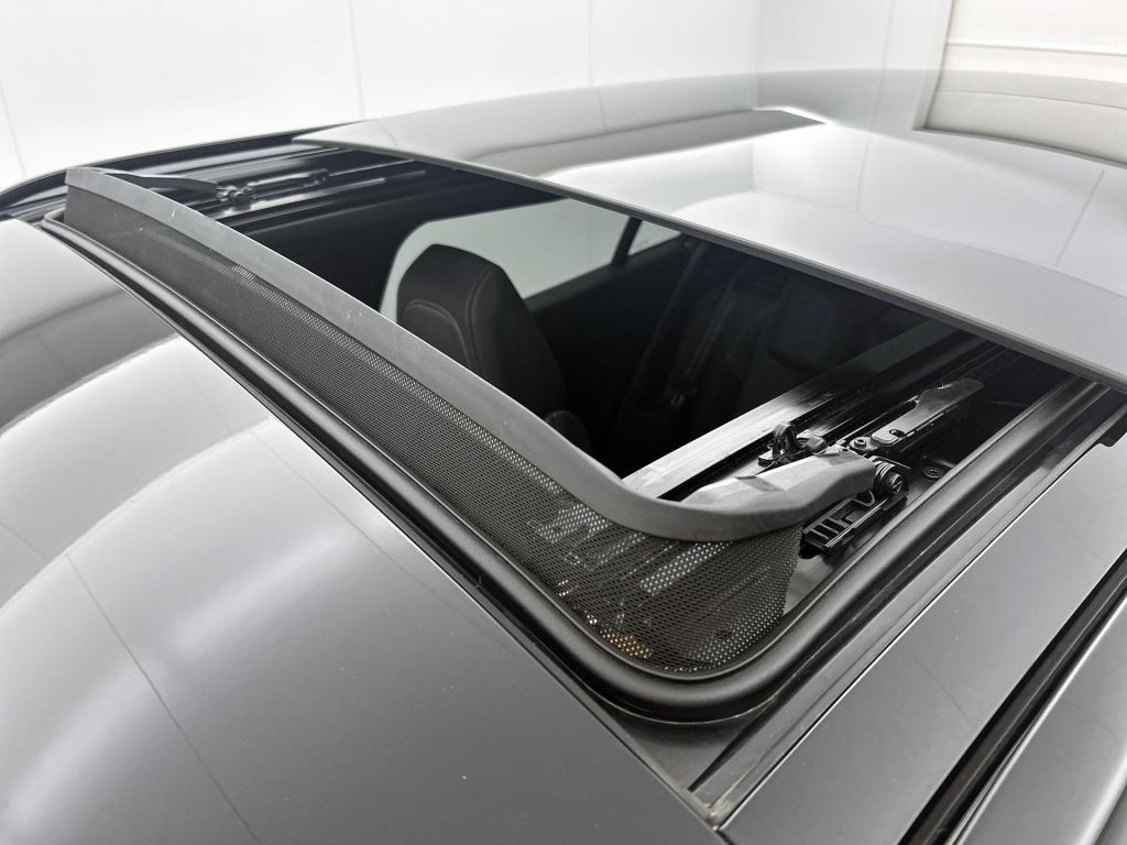 Peugeot E-2008 ev gt 50 kwh | rijklaar | panoramadak | stoelverwarming | ad