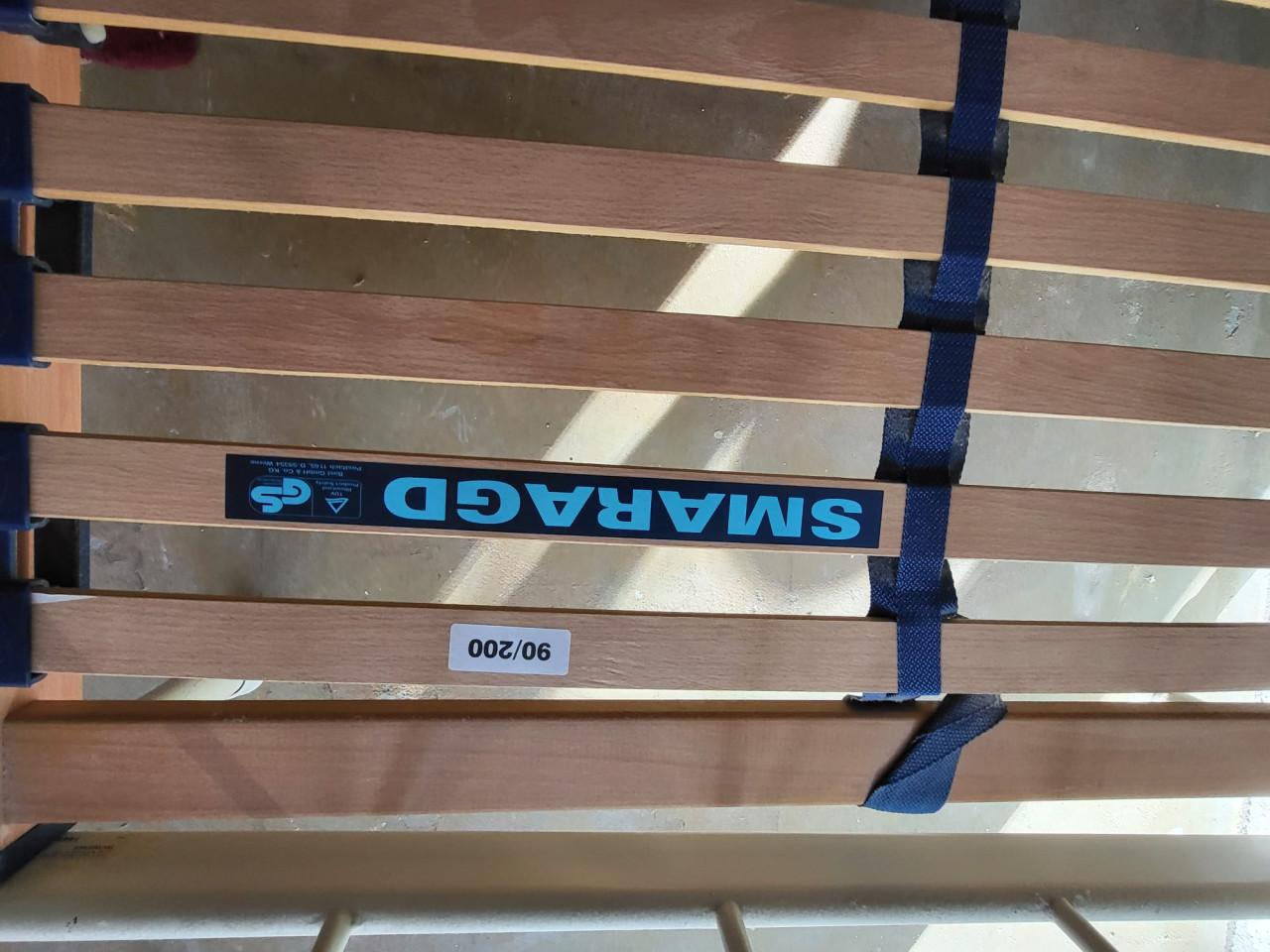 Mooi romantisch wit metalen bed