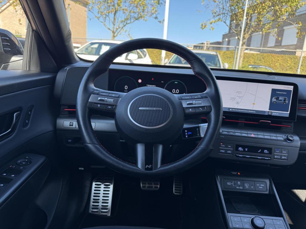 Hyundai Kona 1.6 gdi hev n line trekhaak afneembaar, allseasons + nieuwstaa