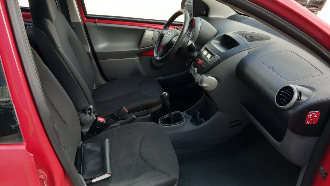 Toyota Aygo  1.0 12v Access 5deurs bj:2010 airco apk 9-2026 !!!