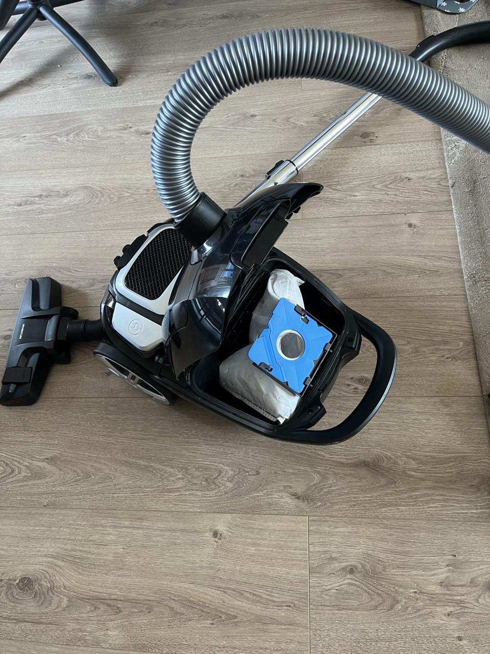 Te koop Inventum stofzuiger Z.G.A.N.