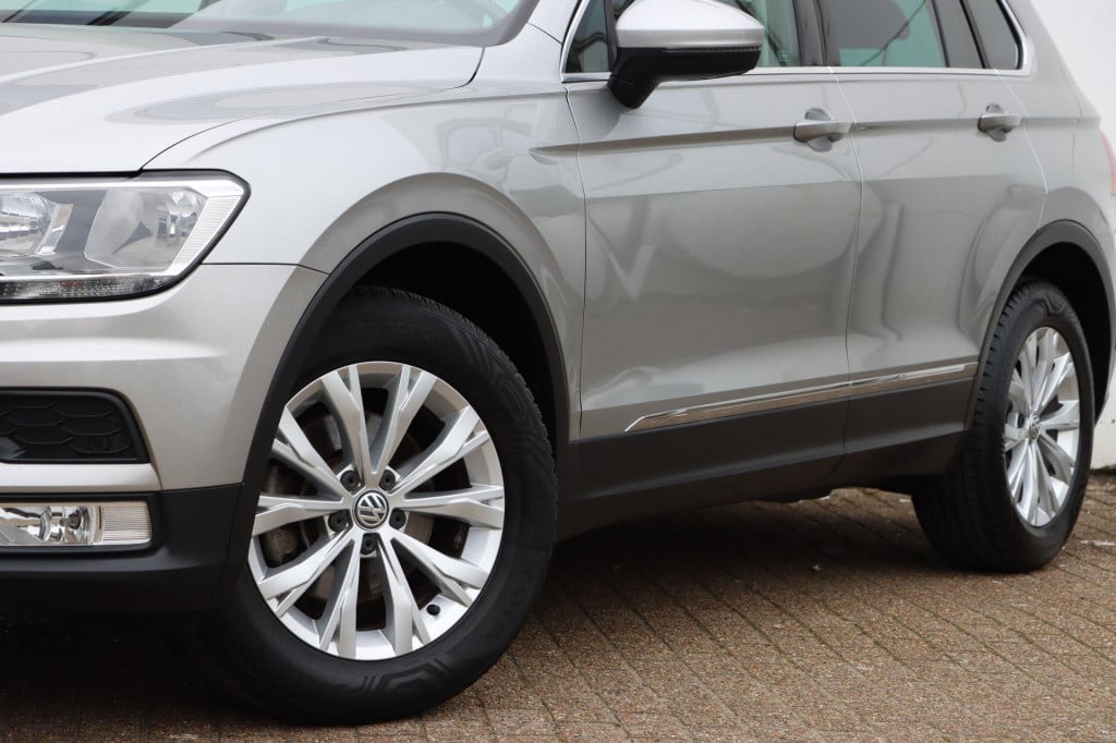 Volkswagen Tiguan 1.4 tsi connected series