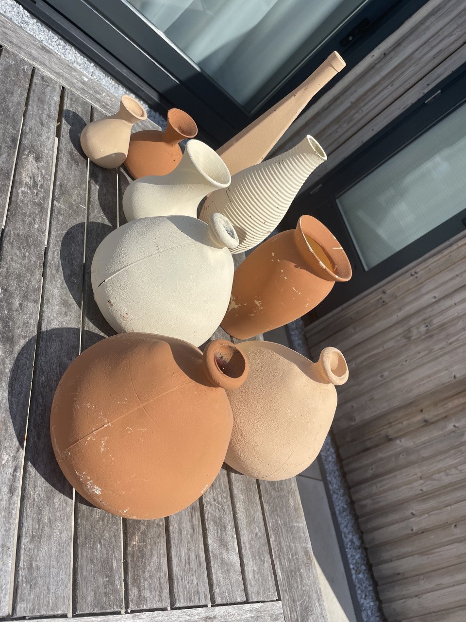 Bruiloft decoratie: vazen met droogbloemen