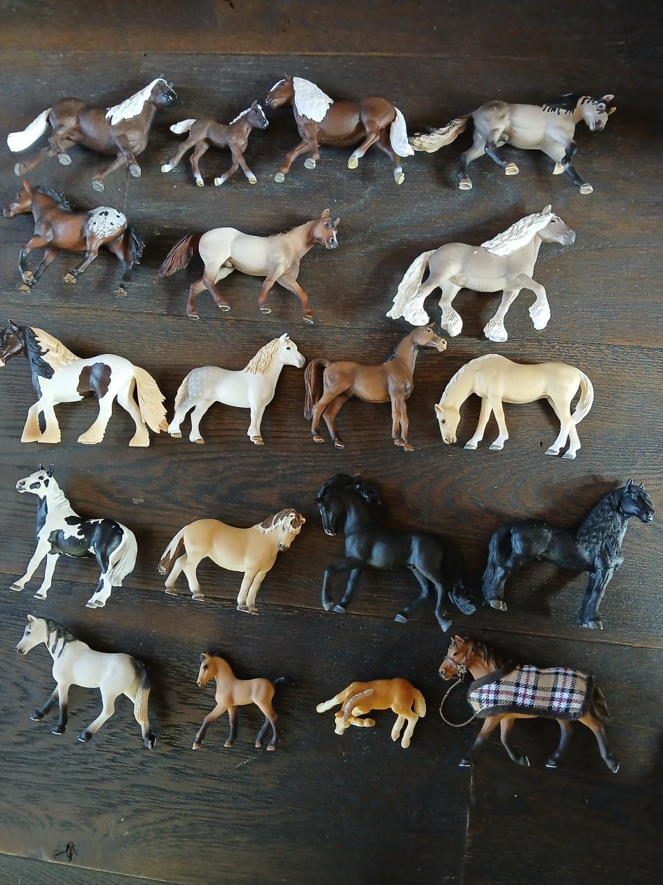 Heel veel Schleich, paarden, manege en meer