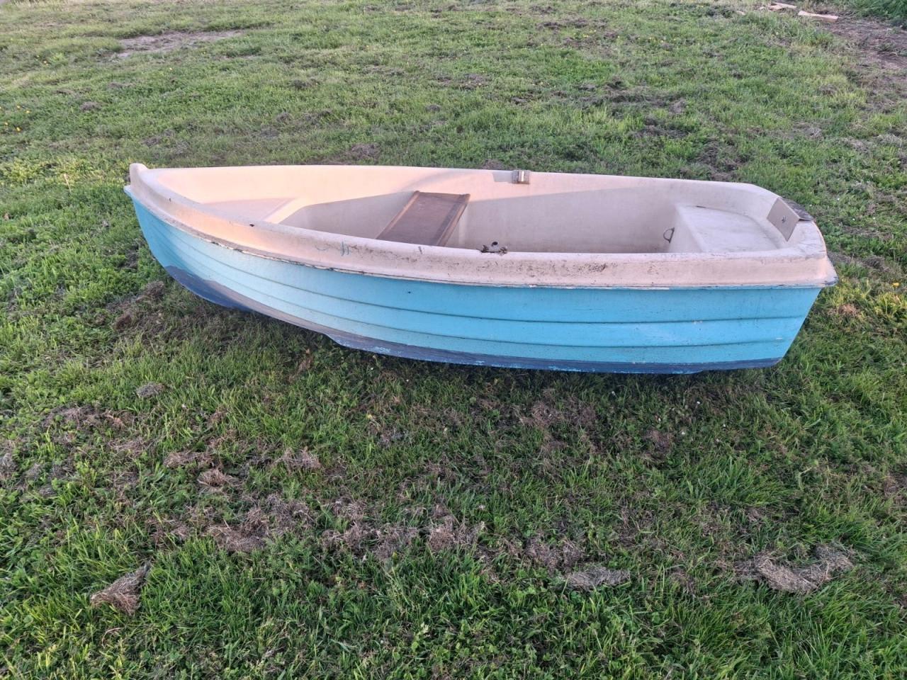 Polyester boot roeiboot in goede staat-2.2 meter-event. met 2.5pk Yamaha