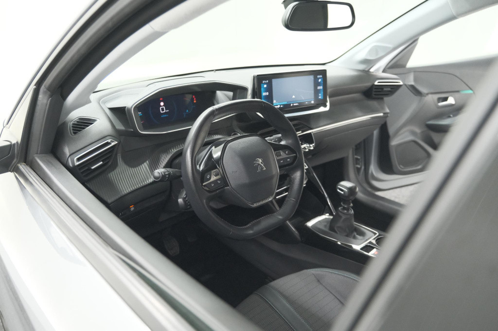 Peugeot 208 puretech 100 allure | camera | navigatie | apple carplay | park