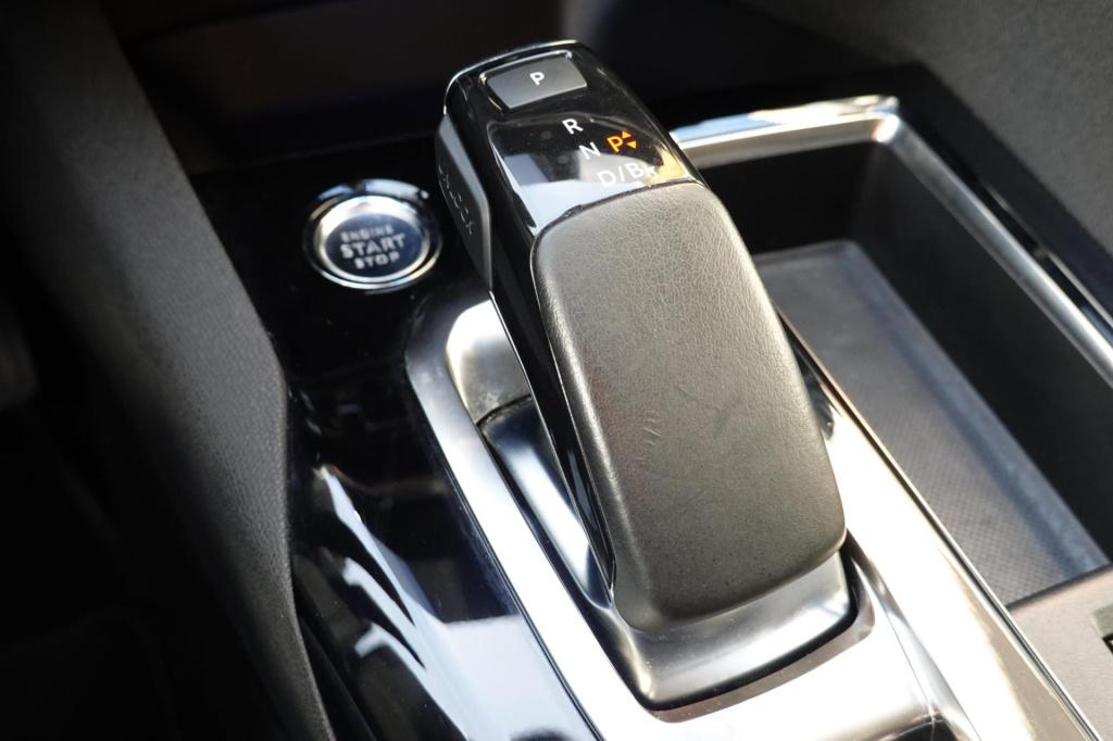 Peugeot 3008 1.6 hybrid 225 allure