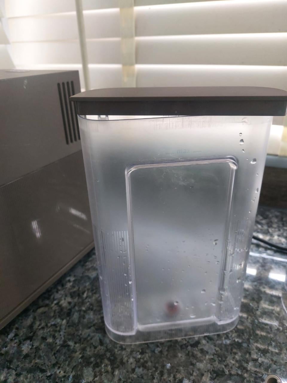 De' Longhi Nespresso machine