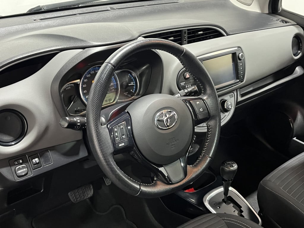 Toyota Yaris 1.5 hybrid dynamic | navi | panodak | camera |