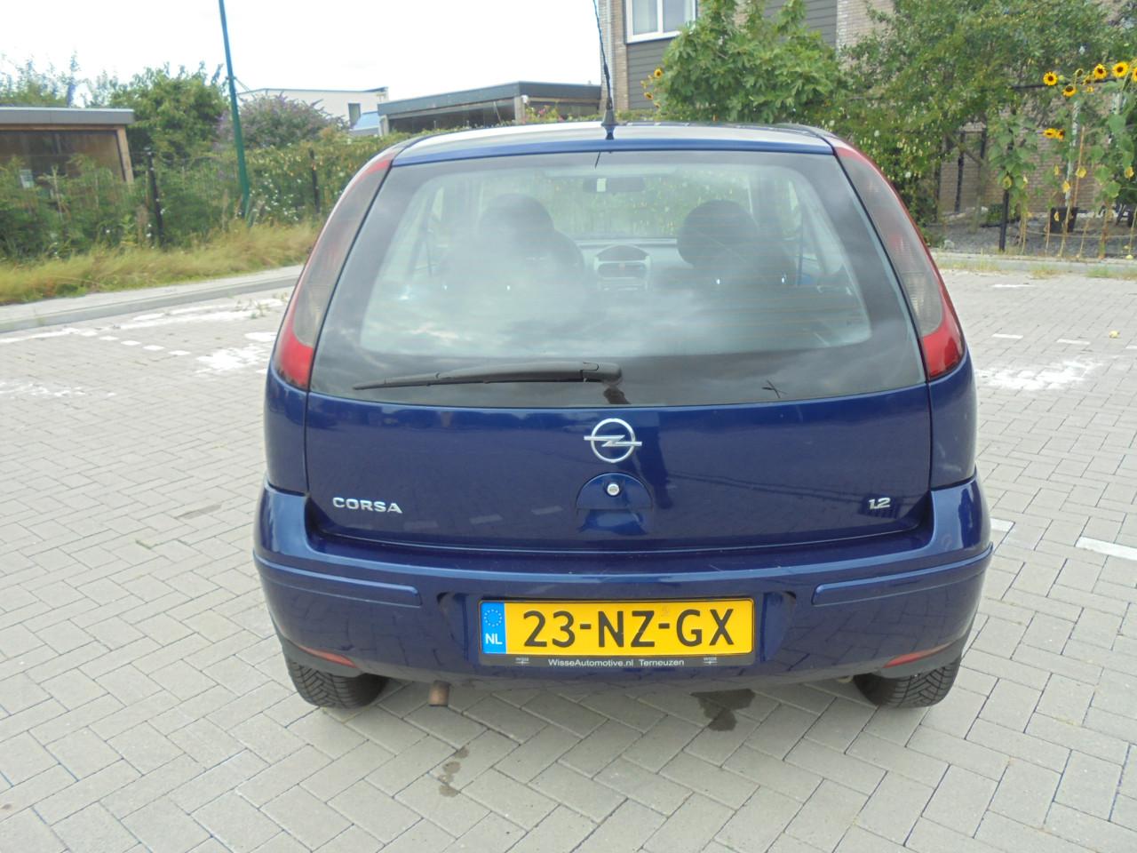 Opel Corsa 1.2I-16V in de Enjoy uitvoering met 186.881 km en N.A.P en Apk