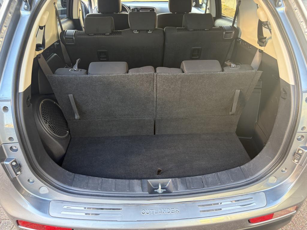 Mitsubishi Outlander 2.0 intense+