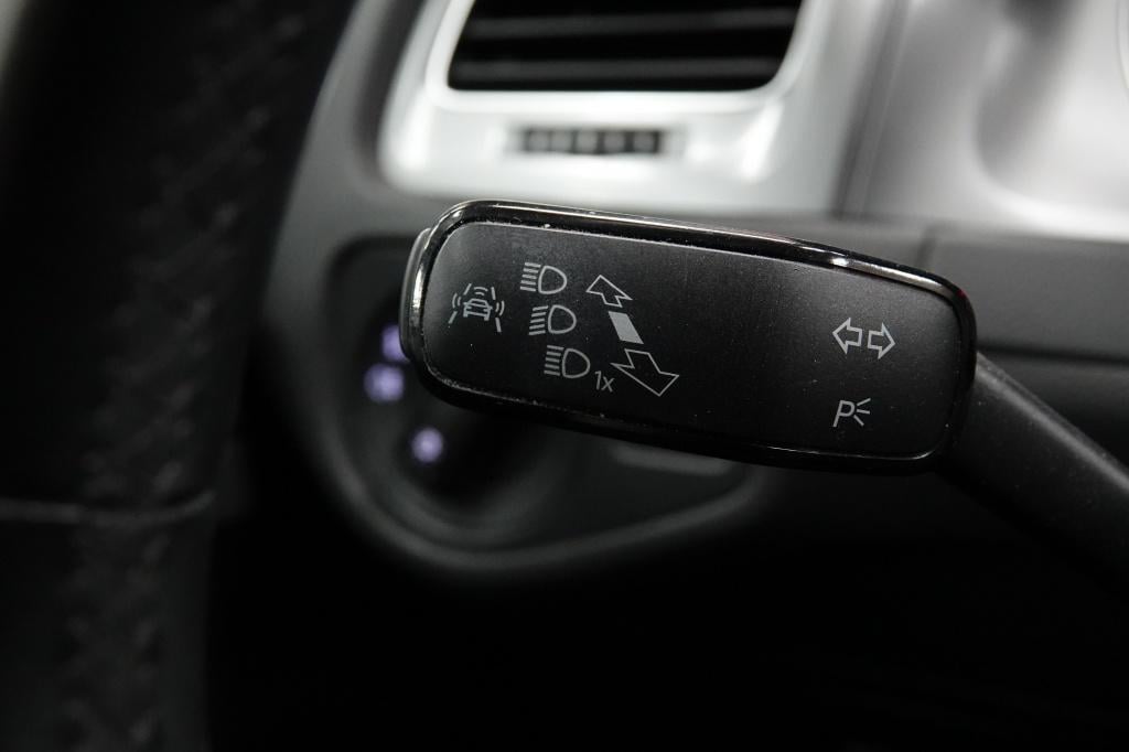 Volkswagen Golf 1.2 tsi highline | acc | pdc | stoelverw. |