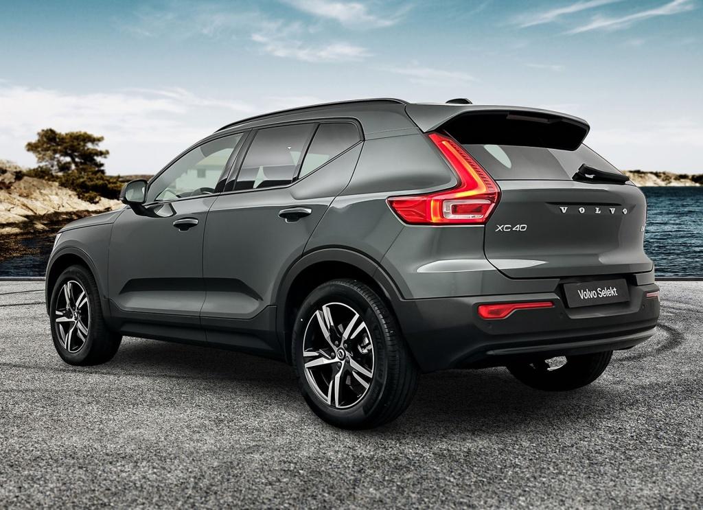 Volvo XC40 b4 197pk plus dark| camera| trekhaak| adap.cruise| h&k audio