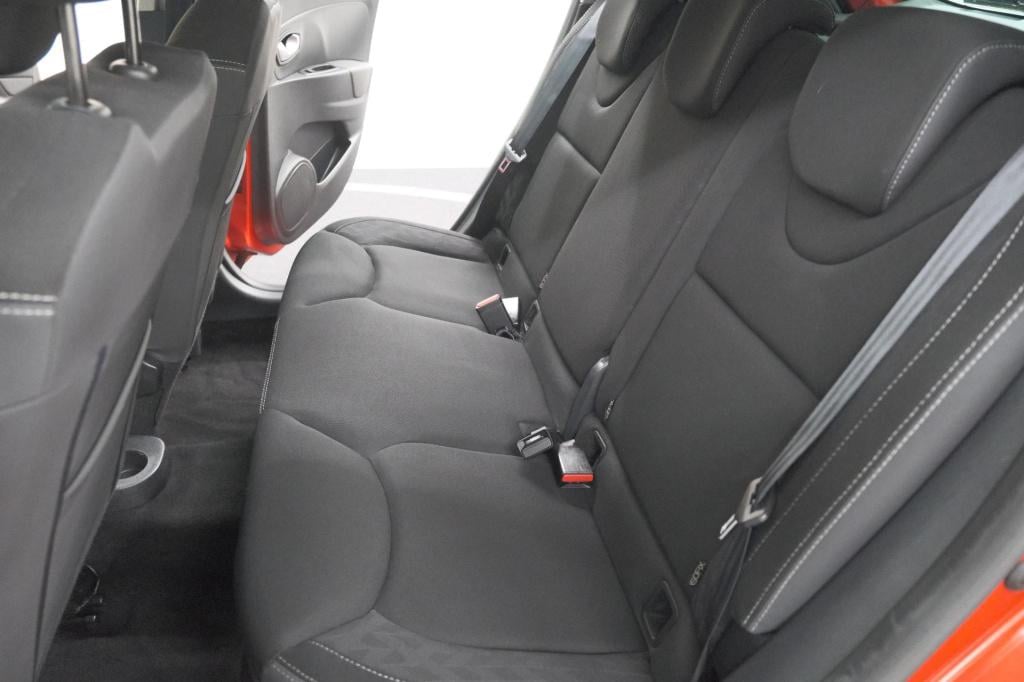 Renault Clio tce 90 limited | trekhaak | parkeersensoren | navigatie