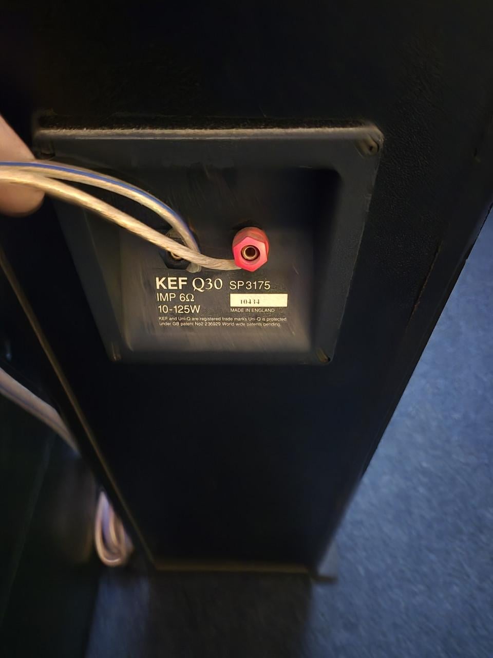 Speakers Kef Q30 set