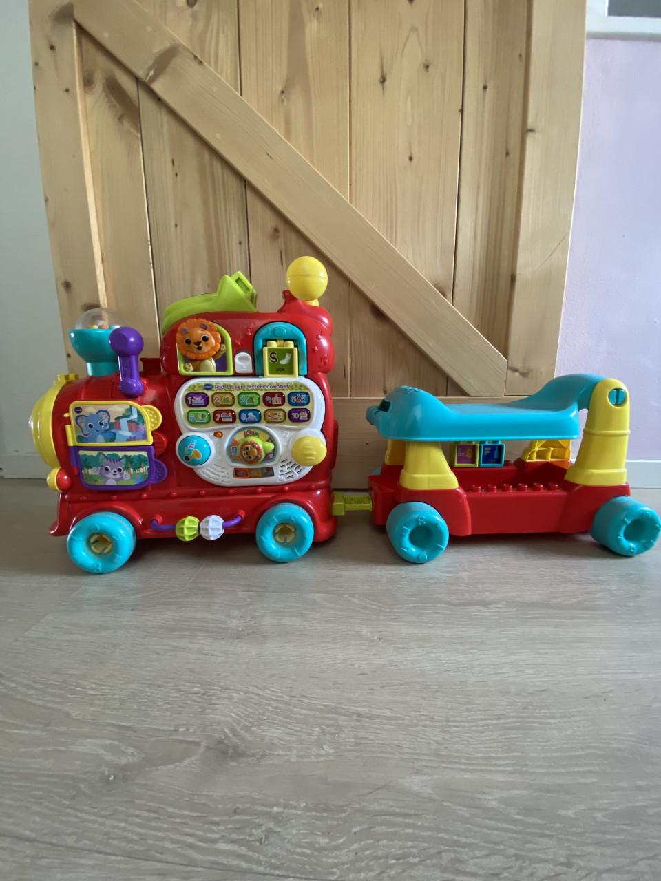 VTech Baby Rijd en Leer letterlocomotief