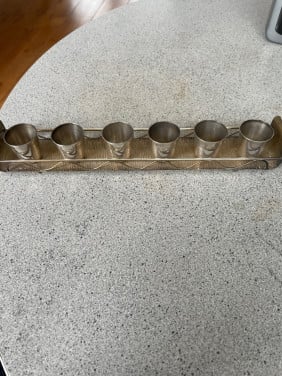 Zilver of verzilverd dienblaadje met kelkjes