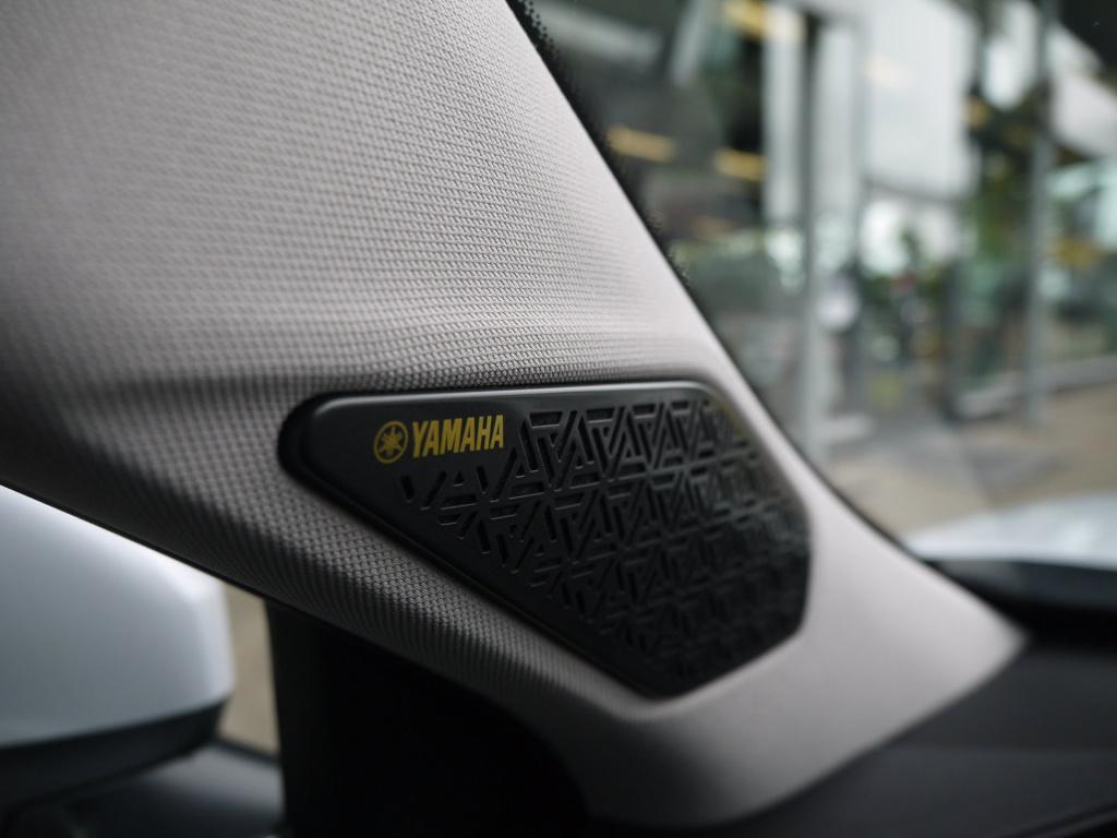 Mitsubishi Outlander 2.4 phev instyle 306pk s-awc|rijklaar