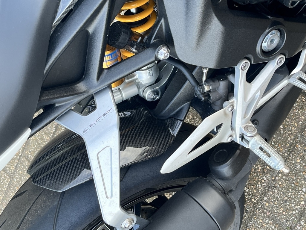 Triumph Speed Triple 1200 rr
