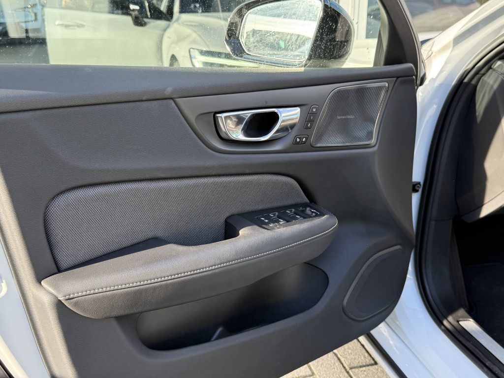 Volvo V60 t6 recharge 398pk ultra dark| panodak| adap.cruise| 360camera