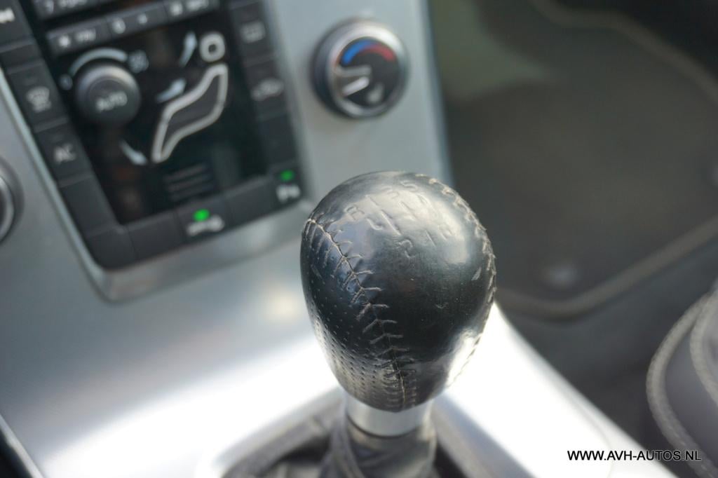 Volvo V60 1.6 t4 r-design