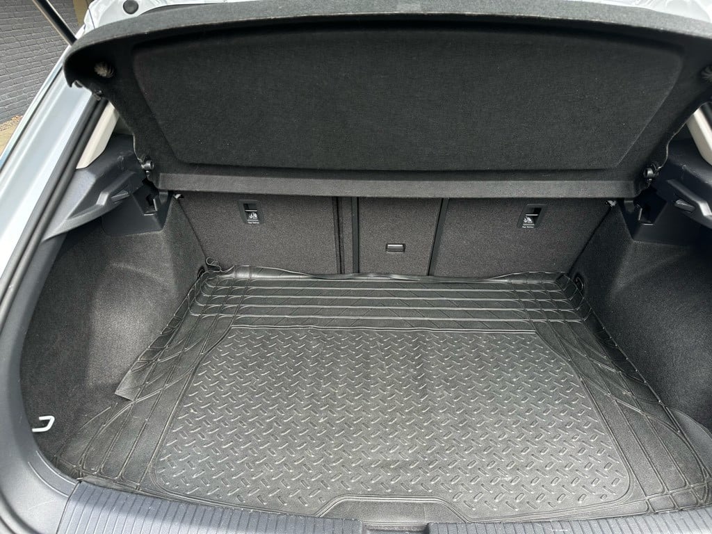 Volkswagen T-roc 1.0 tsi style // led koplampen // trekhaak //