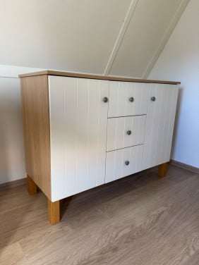 Commode met bijbehorende kast