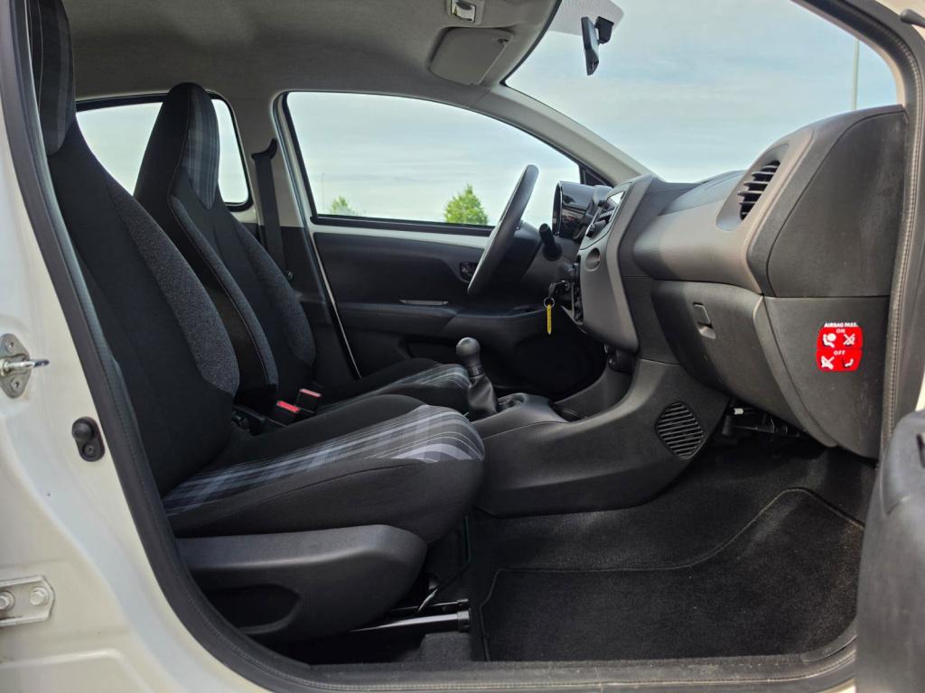 Peugeot 108 1.0 e-vti active | parkeersensoren | airco | bluetooth