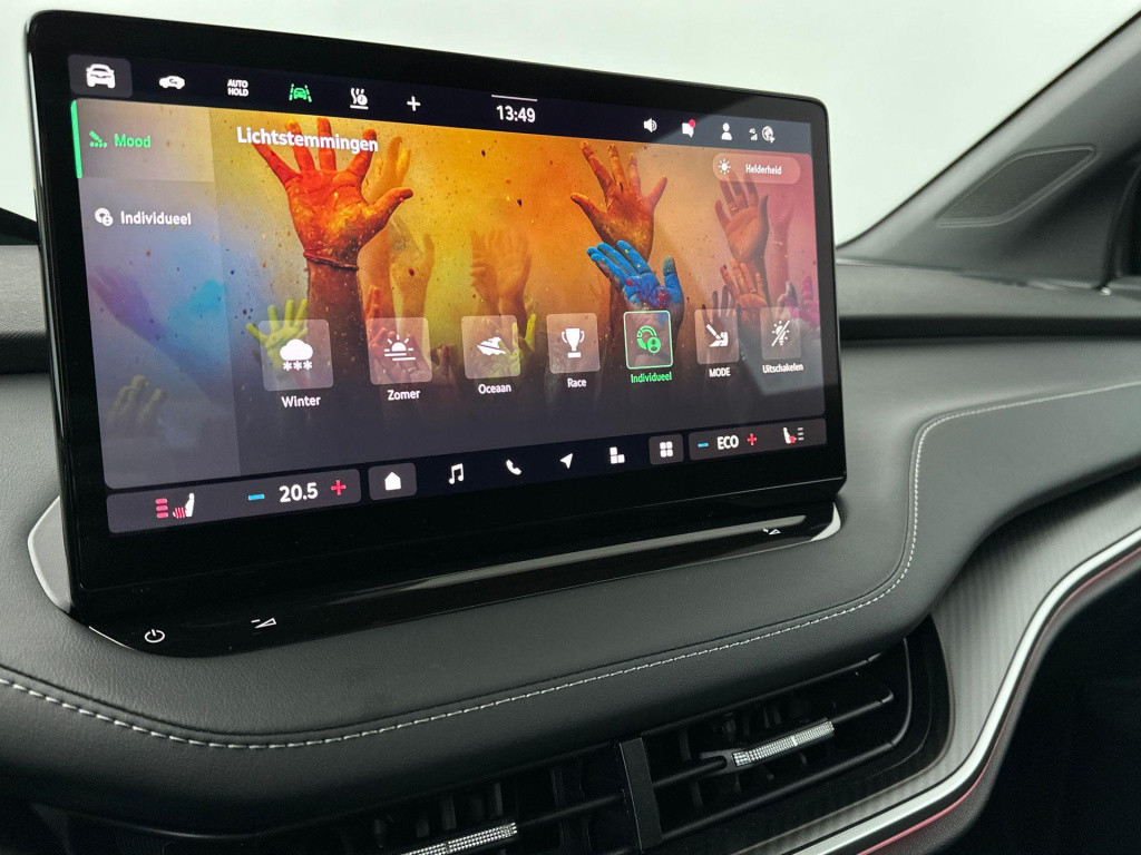 Skoda Enyaq Iv sportline elektromotor 210 kw / 286 pk suv elektri