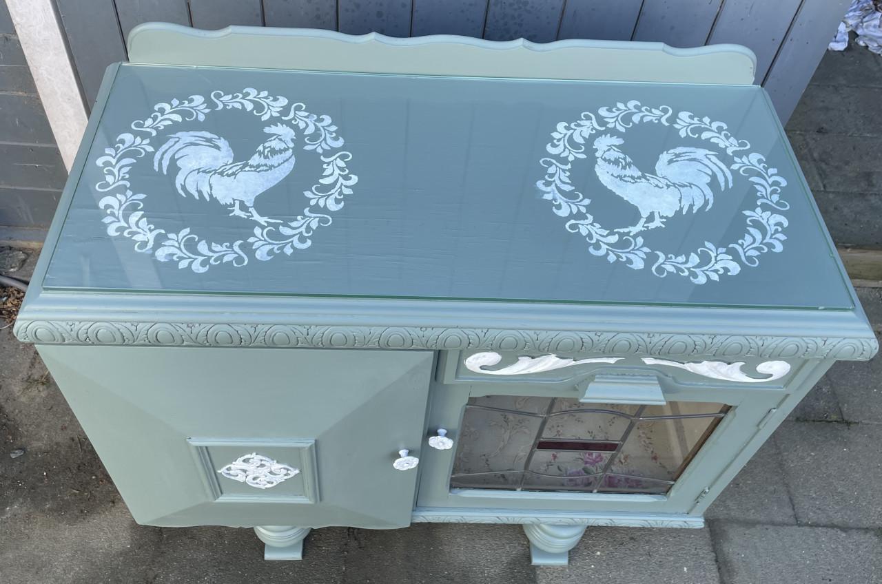 Uniek Landelijk kastje