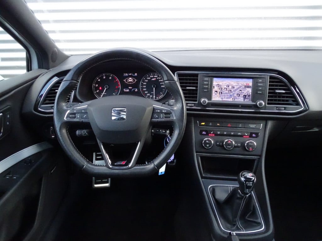 Seat Leon sc 2.0 tsi cupra 280 | pano | stoelverwarming | navi