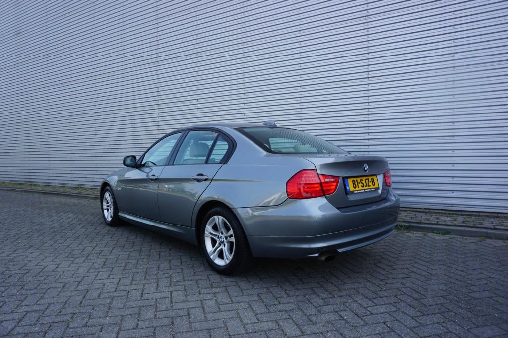 BMW 3-serie 318i corporate lease luxury line climate / navi / cruise / lede