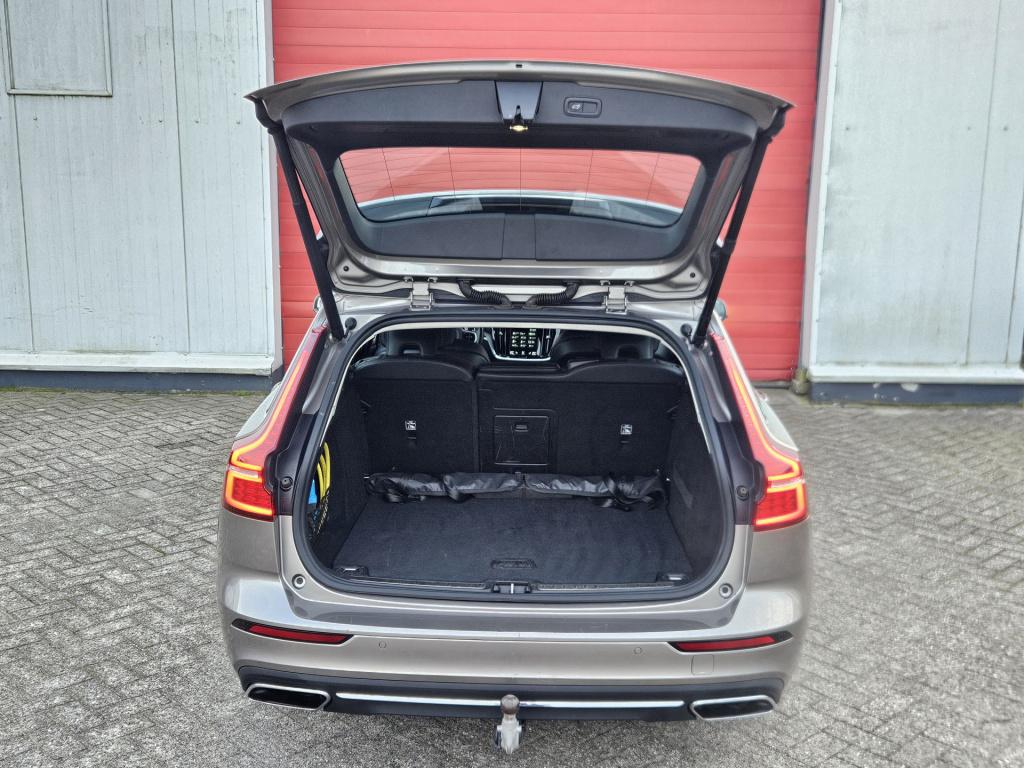 Volvo V60 2.0 t8 twin engine awd inscription | pano | elek. trekhaak