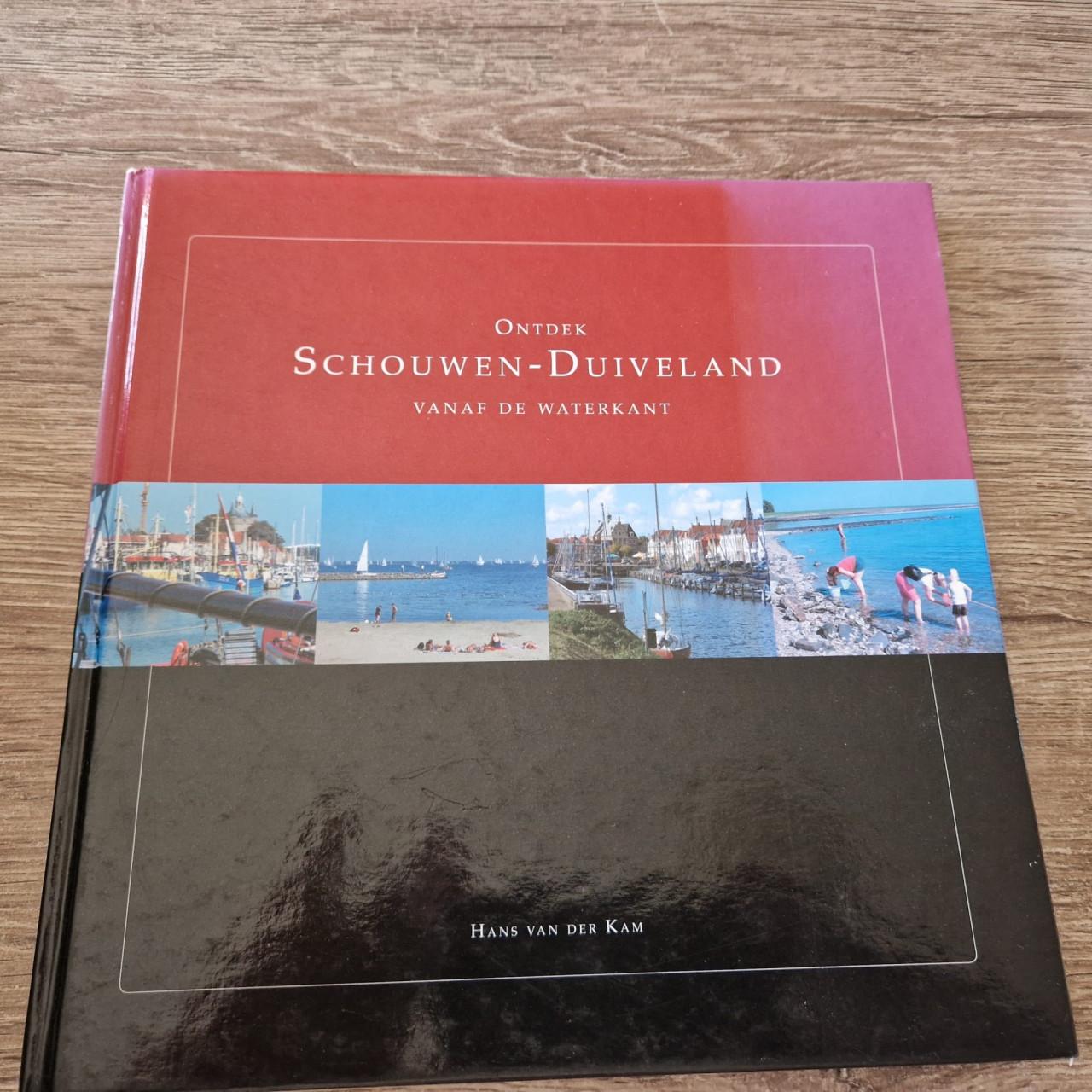 Verzameling boeken over schouwen-duiveland en Zeeland