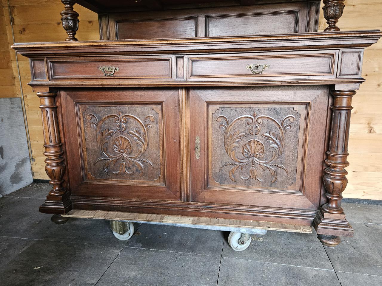 Antieke eikenhouten buffetkast