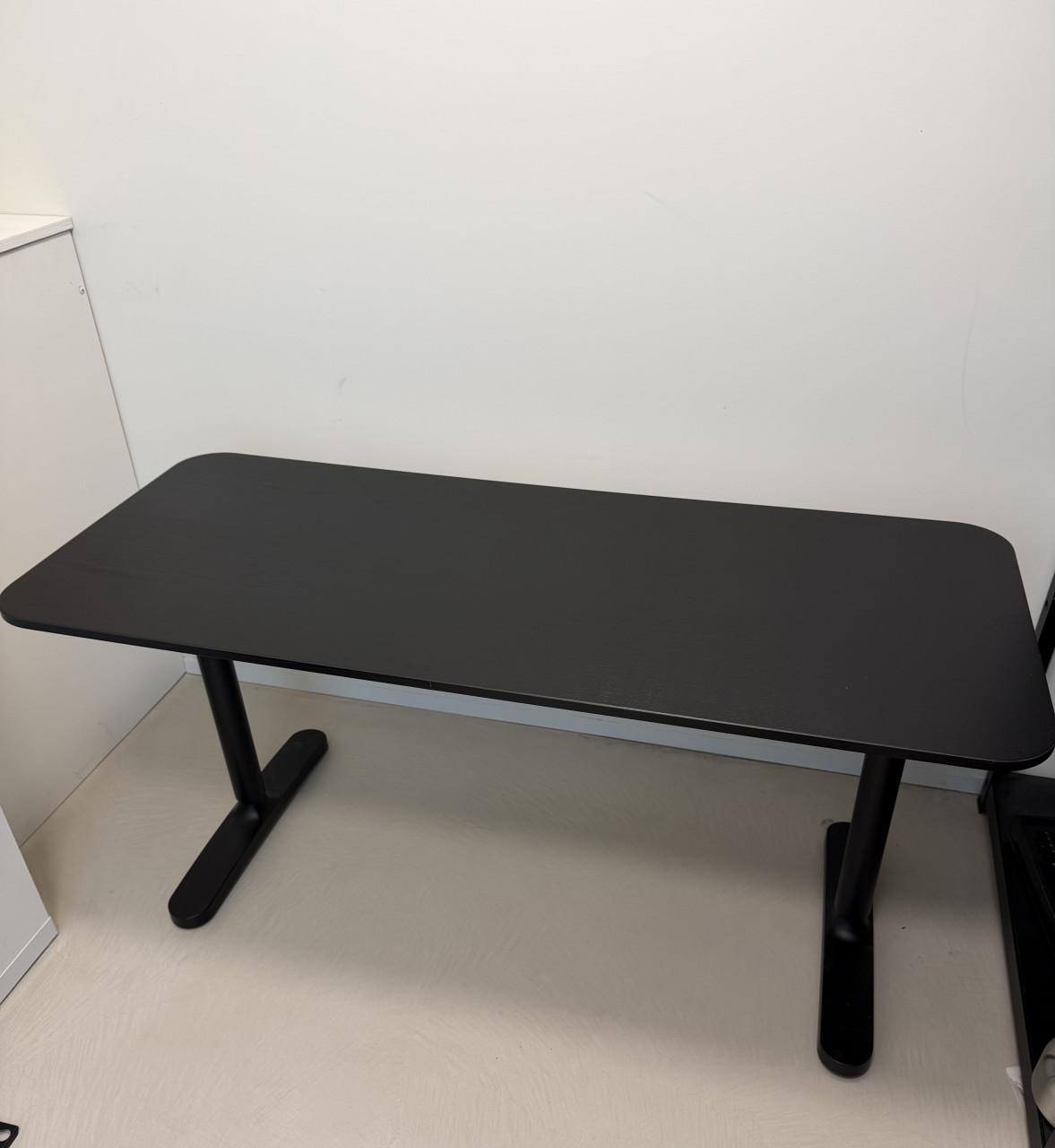 IKEA bureau BEKANT 140x60 zwart