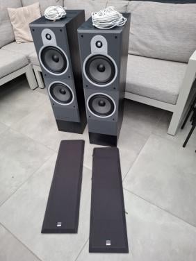 Te koop: een paar B&W DM 580 vloerstaande luidsprekers in zeer goede staat.