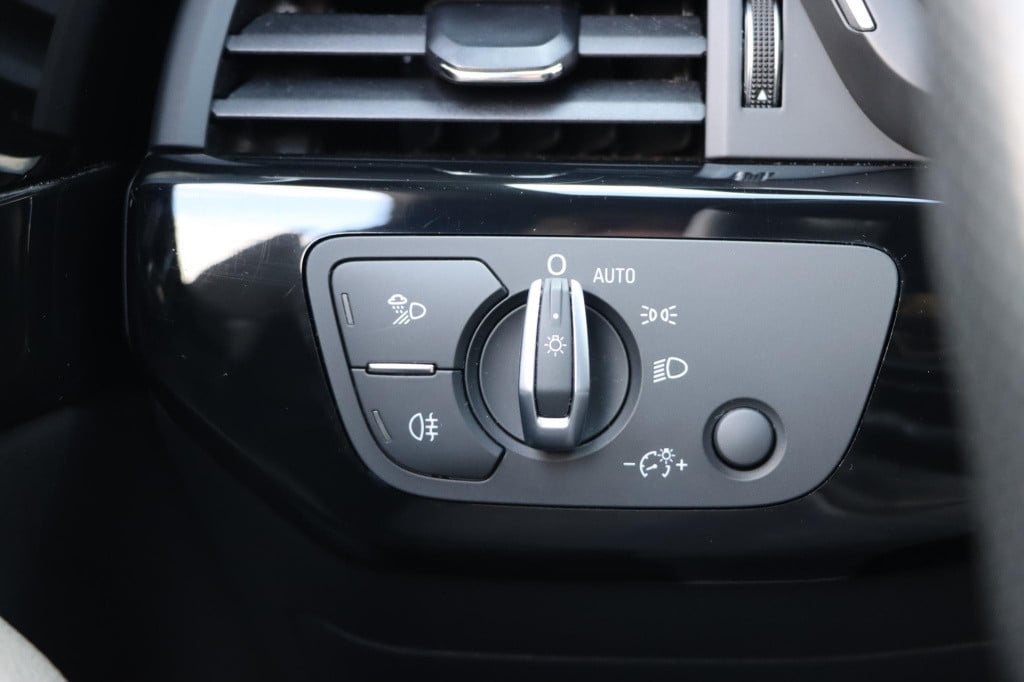 Audi A5 sportback 35 tfsi s edition competition 150pk s-tronic