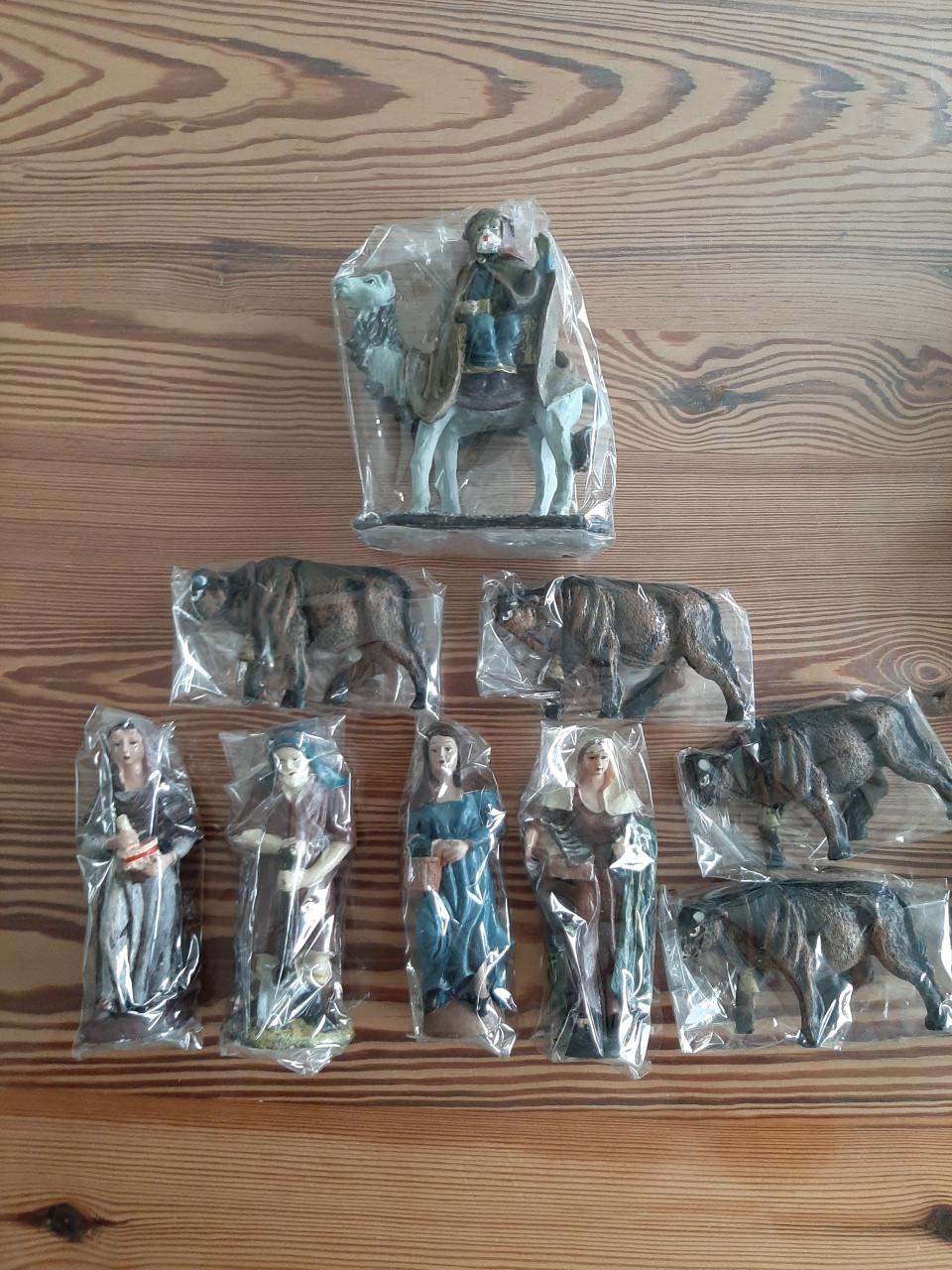 FIGUREN VOOR IN / BIJ DE KERSTSTAL
