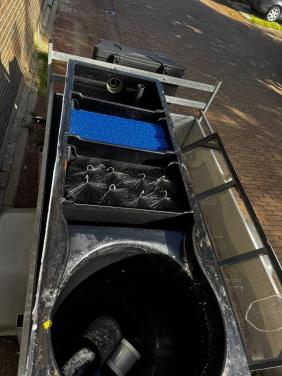 Vijver filter professioneel 210 x70 met borstels en matten MET WEG