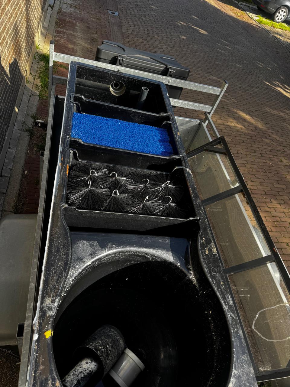 Vijver filter professioneel 210 x70 met borstels en matten MET WEG