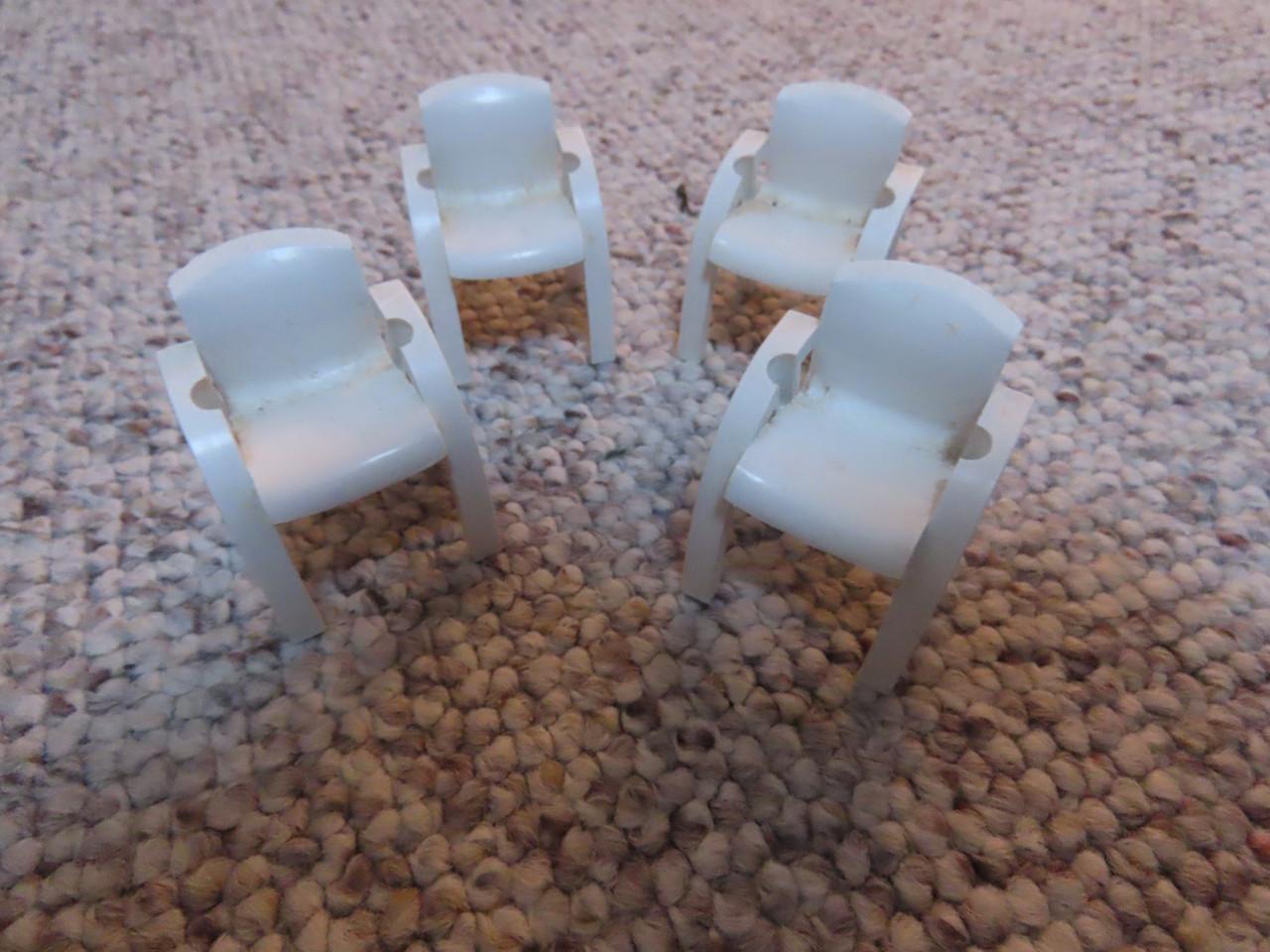 Poppenhuis incl meubeltjes