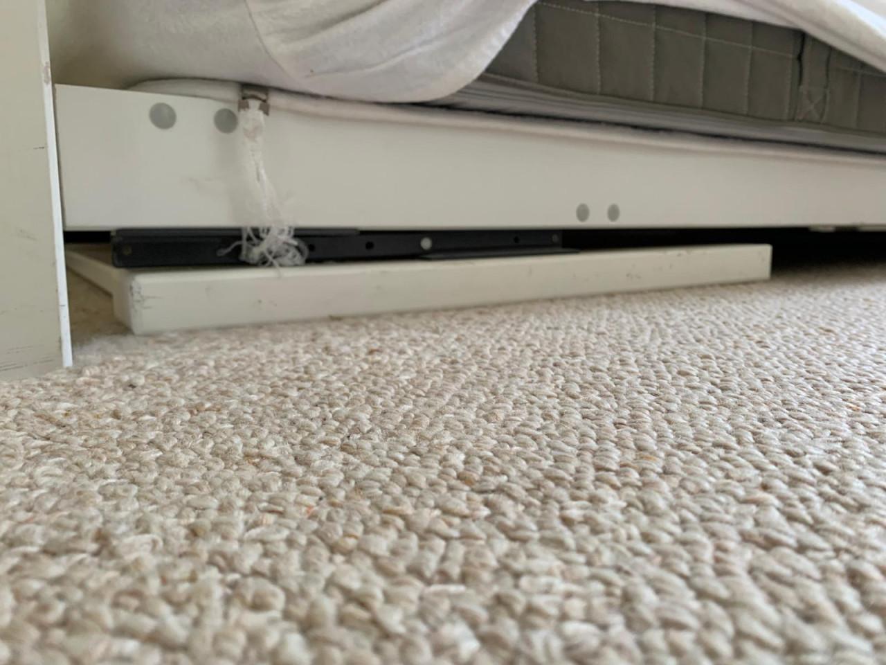 Logeer bed met onderschuif deel inclusief matras
