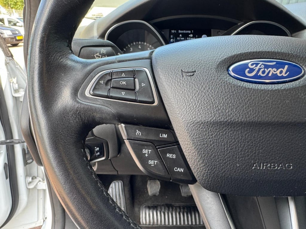 Ford Focus wagon 1.5 titanium edition