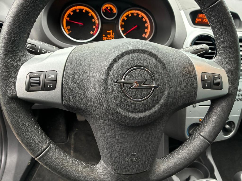Opel Corsa 1.4-16v cosmo