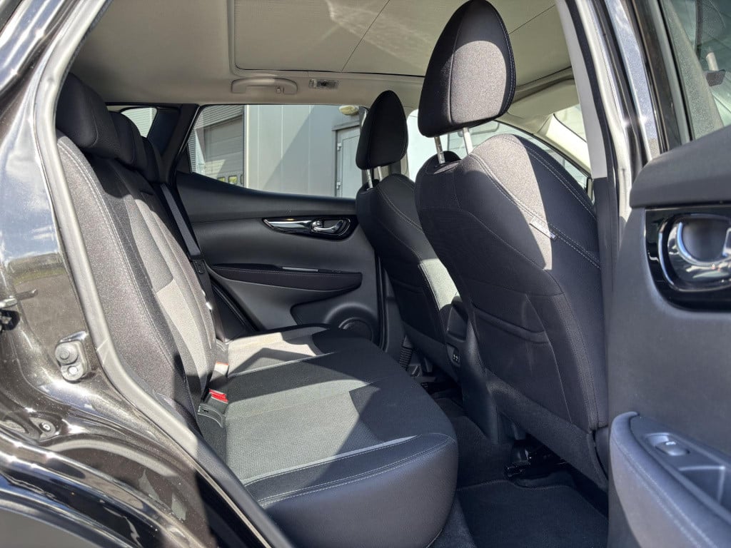 Nissan Qashqai 1.3 dig-t design edition | trekhaak | panoramadak | apple ca