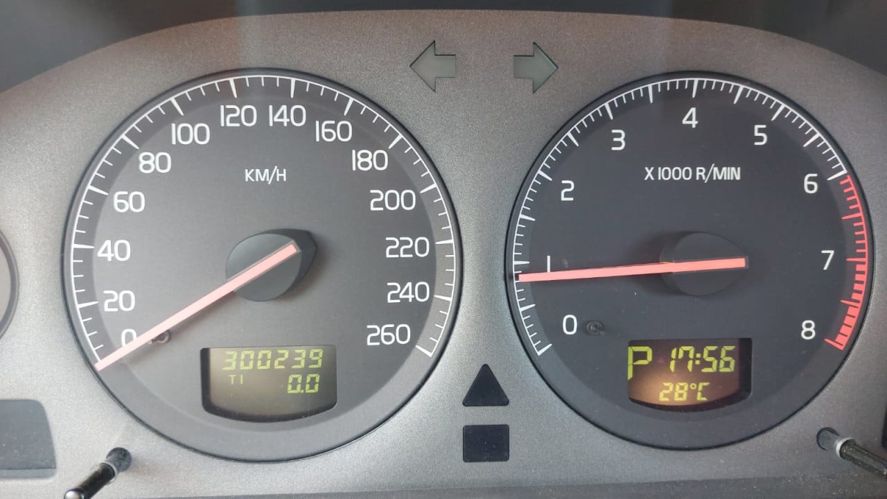 Volvo XC70 2.5T AWD Benzine 5 Cilinder 2001 Zwart