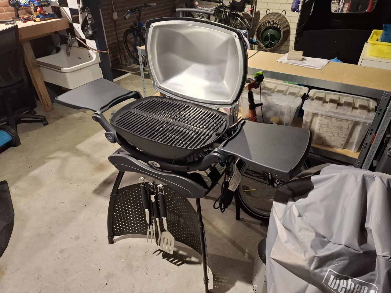 WEBER elektrische bbq  Q 2400+stand NIEUWSTAAT